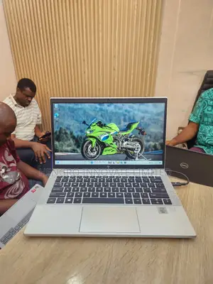 Laptop HP EliteBook 830 G7 8GB Intel Core i7 SSD 256GB