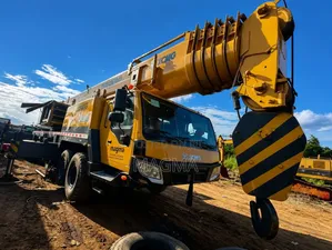 150tons Motor Crane for Lease
