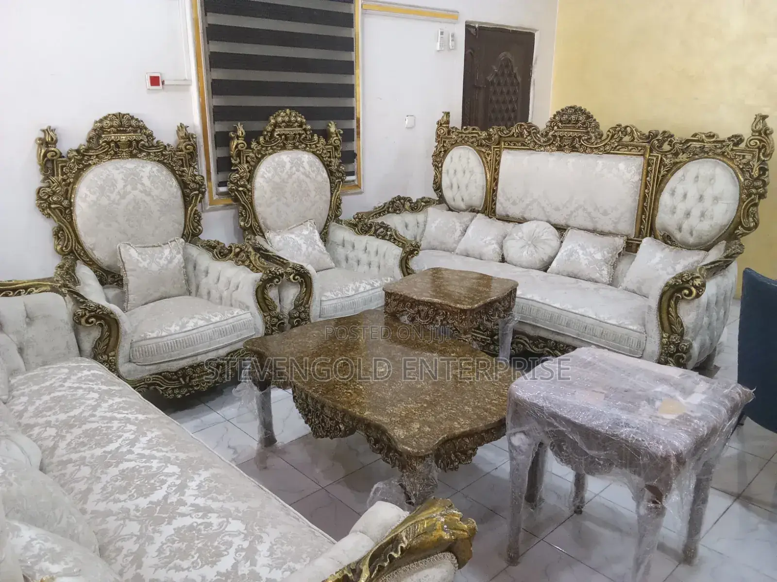 Grand Royal Sofa Set With Centre & Side Tables – Classic Luxury