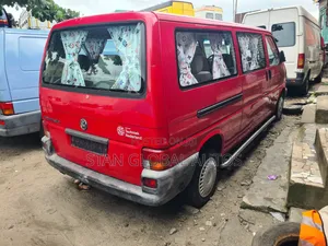 Volkswagen Transporter 2005 Red