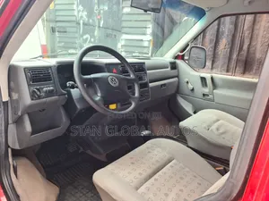 Volkswagen Transporter 2005 Red