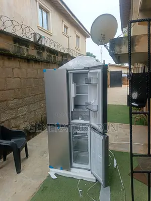 Hisense 427L Four Door Fridge With Interior LED Illumination