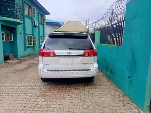 Toyota Sienna 2006 White