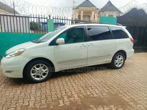 Toyota Sienna 2007 White