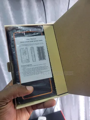 2000OmAh Solar Power Bank With Hand Crank Built-in Cables