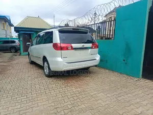 Toyota Sienna 2007 White