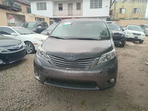 Toyota Sienna 2016 Gray