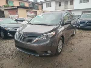 Toyota Sienna 2016 Gray