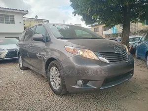 Toyota Sienna 2016 Gray