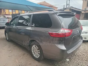 Toyota Sienna 2016 Gray