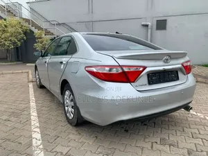 Toyota Camry 2017 Silver