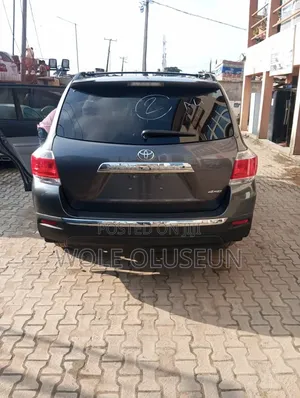Toyota Highlander 2012 Gray