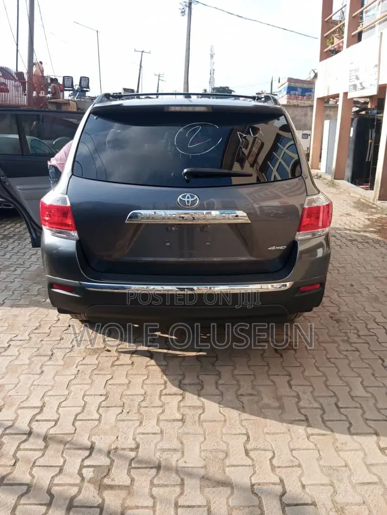 Toyota Highlander 2012 Gray