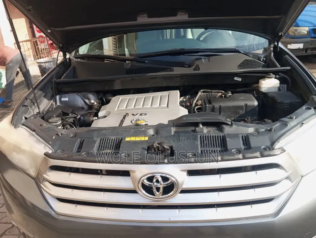 Toyota Highlander 2012 Gray