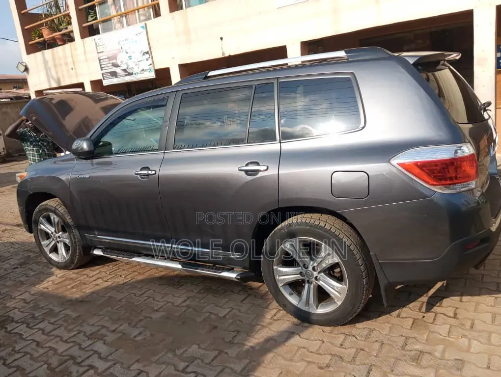 Toyota Highlander 2012 Gray