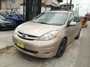 Toyota Sienna 2006 Gold