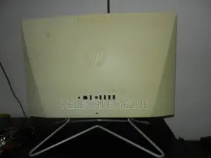 Desktop Computer HP 200 G4 22 All-in-One 4GB Intel Pentium HDD 512GB