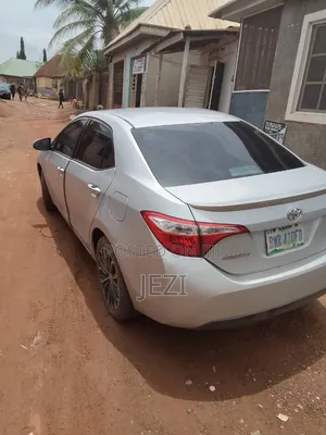 Toyota Corolla 2015 Silver