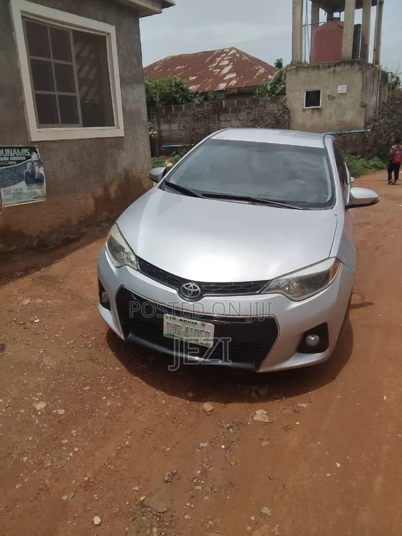 Toyota Corolla 2015 Silver