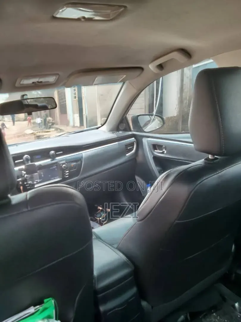 Toyota Corolla 2015 Silver