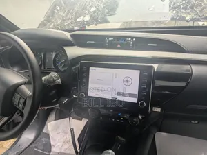 New Toyota Hilux 2025 Black
