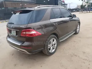 Mercedes-Benz 1420 2013 Brown