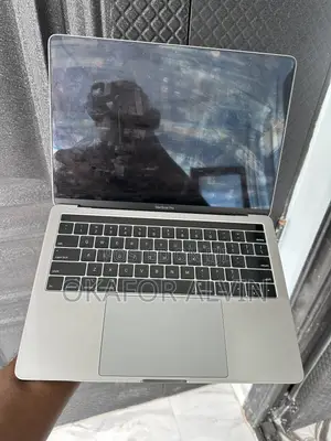 Laptop Apple MacBook 2018 16GB Intel Core i5 SSD 512GB
