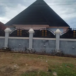 3bdrm Bungalow in Angwa Kolo, Zuba for sale
