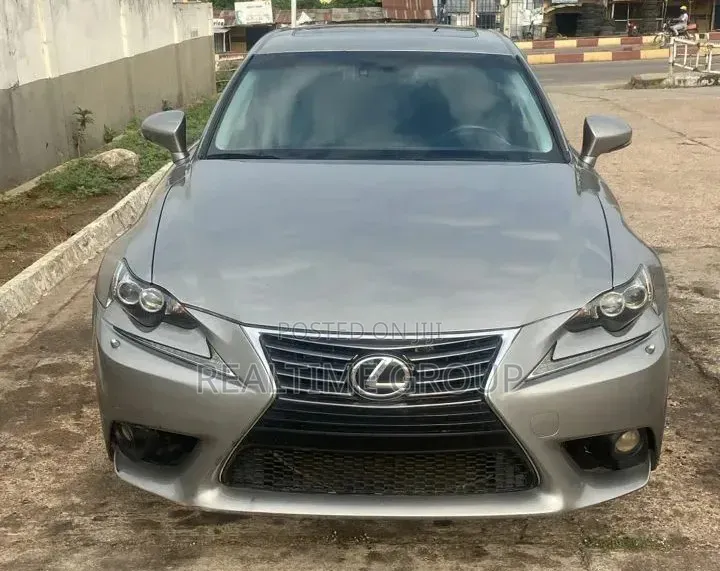 Lexus IS 2015