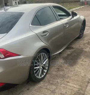 Lexus IS 2015