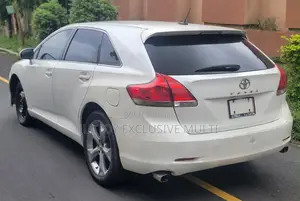 Toyota Venza LE 2011 White
