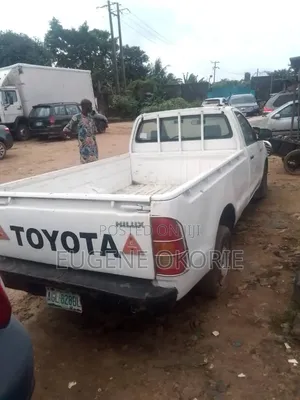 Toyota Hilux 2012 White