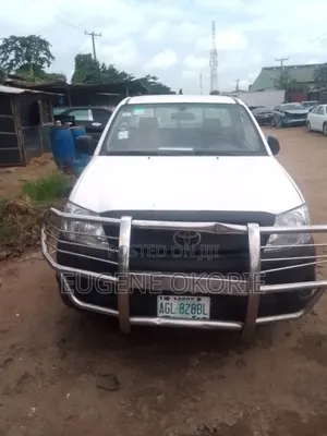 Toyota Hilux 2012 White