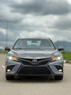 Toyota Camry 2019 Silver