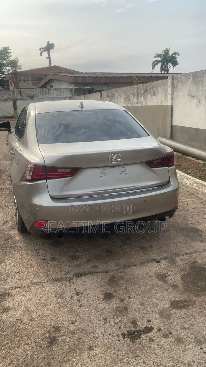 Lexus IS 2015