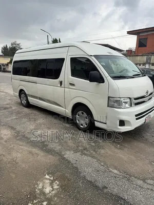 Toyota HiAce 2014 White
