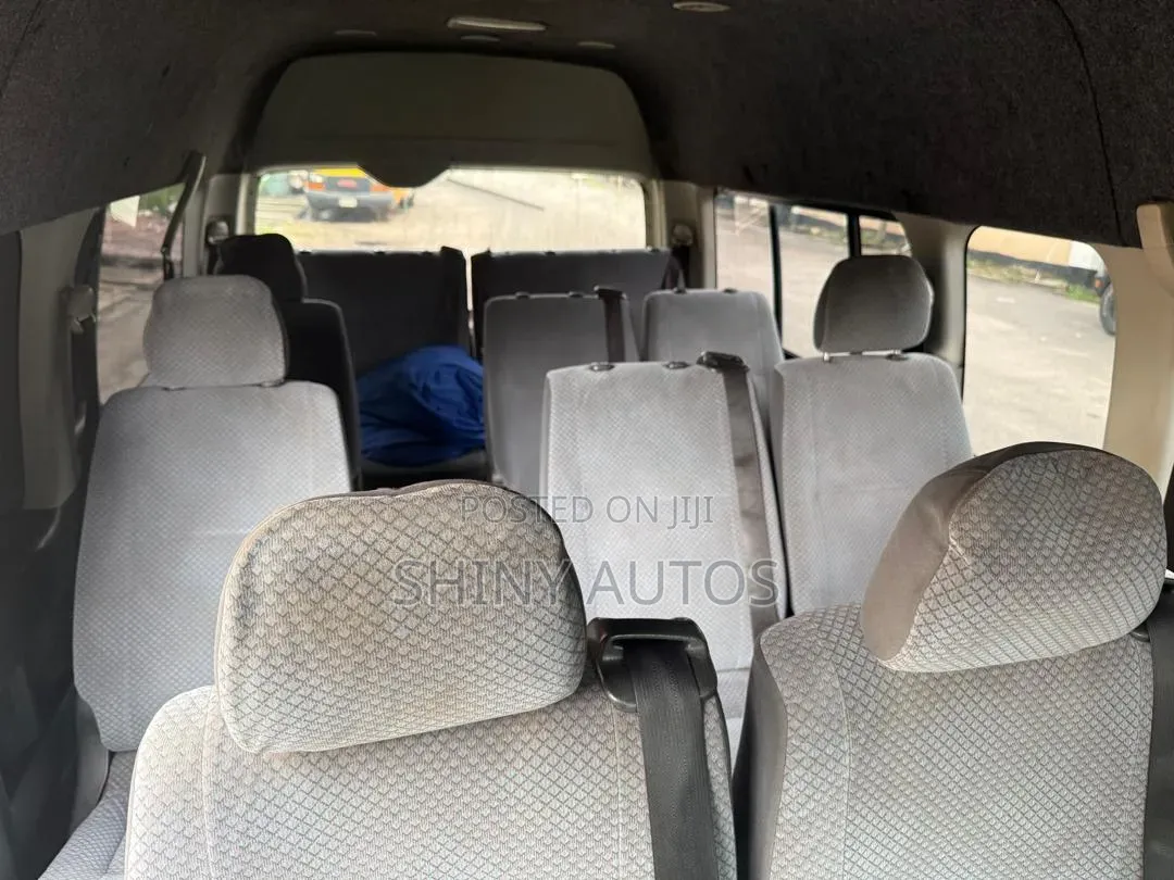 Toyota HiAce 2014 White