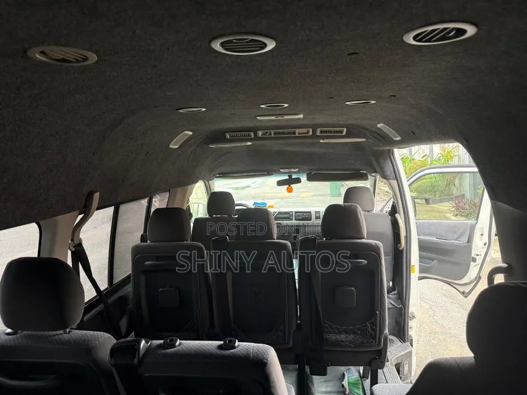 Toyota HiAce 2014 White