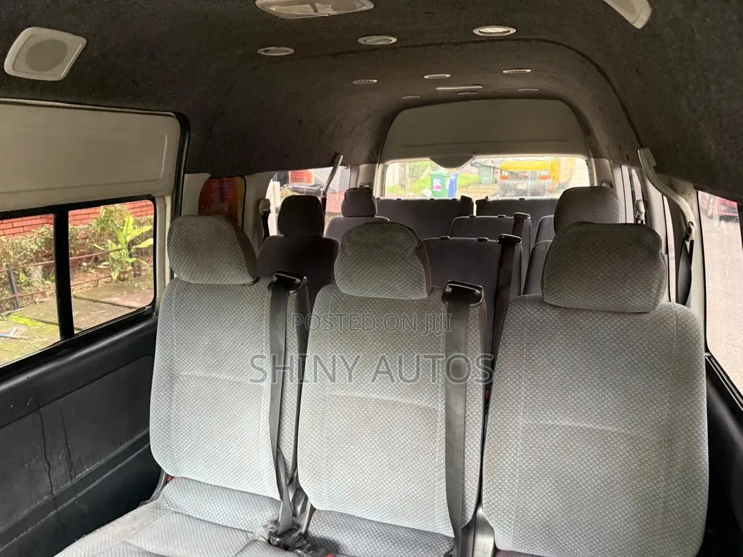 Toyota HiAce 2014 White