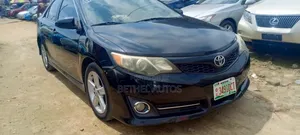 Toyota Camry SE 4dr Sedan (2.5L 4cyl 6A) 2014 Black