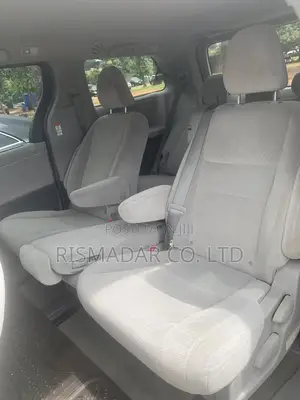 Toyota Sienna 2015 Black