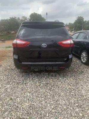 Toyota Sienna 2015 Black