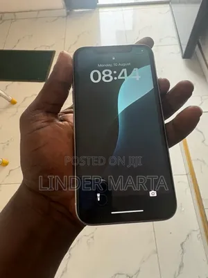 Apple iPhone XR 64 GB White