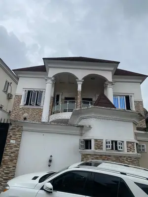 4bdrm Duplex in Anthony Village for sale