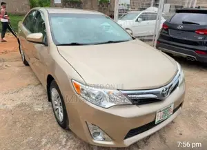 Toyota Camry LE 4dr Sedan (2.5L 4cyl 6A) 2012 Gold