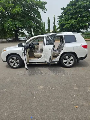 Toyota Highlander Limited 2012 White