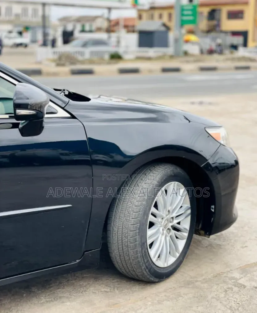 Lexus ES 2013 Black