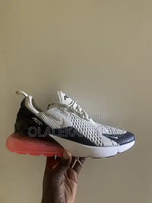 Nike Air Max 270