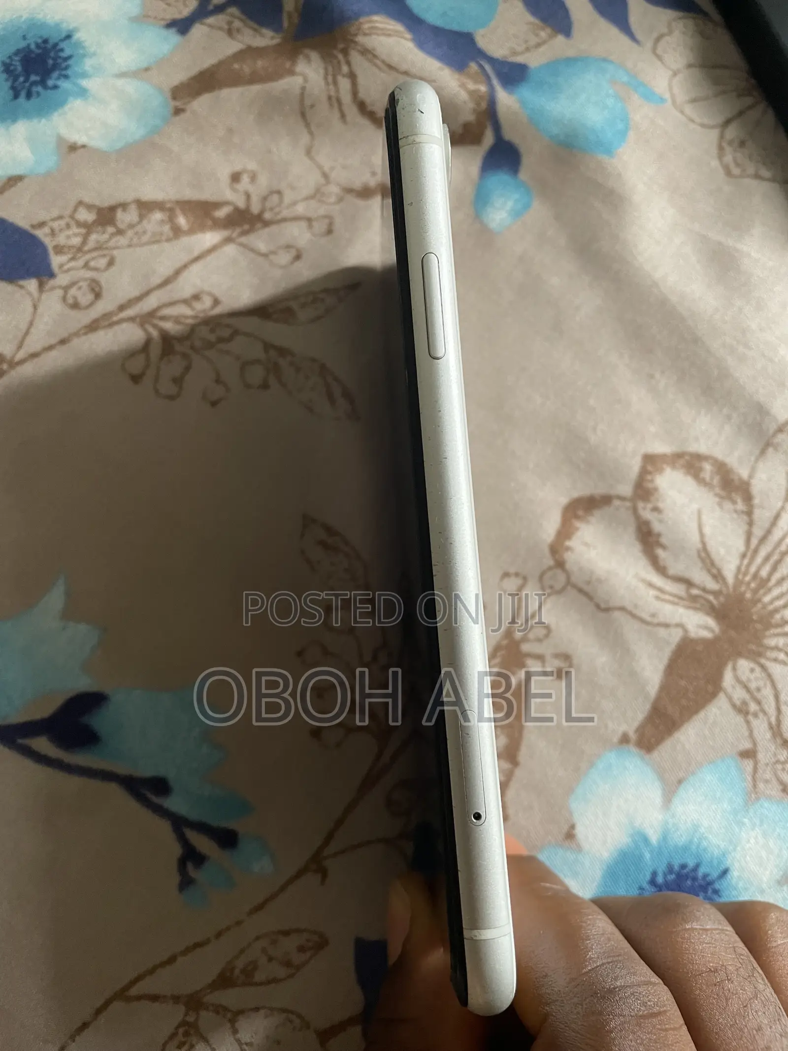 Apple iPhone XR 64 GB White