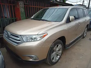 Toyota Highlander 2012 Gold